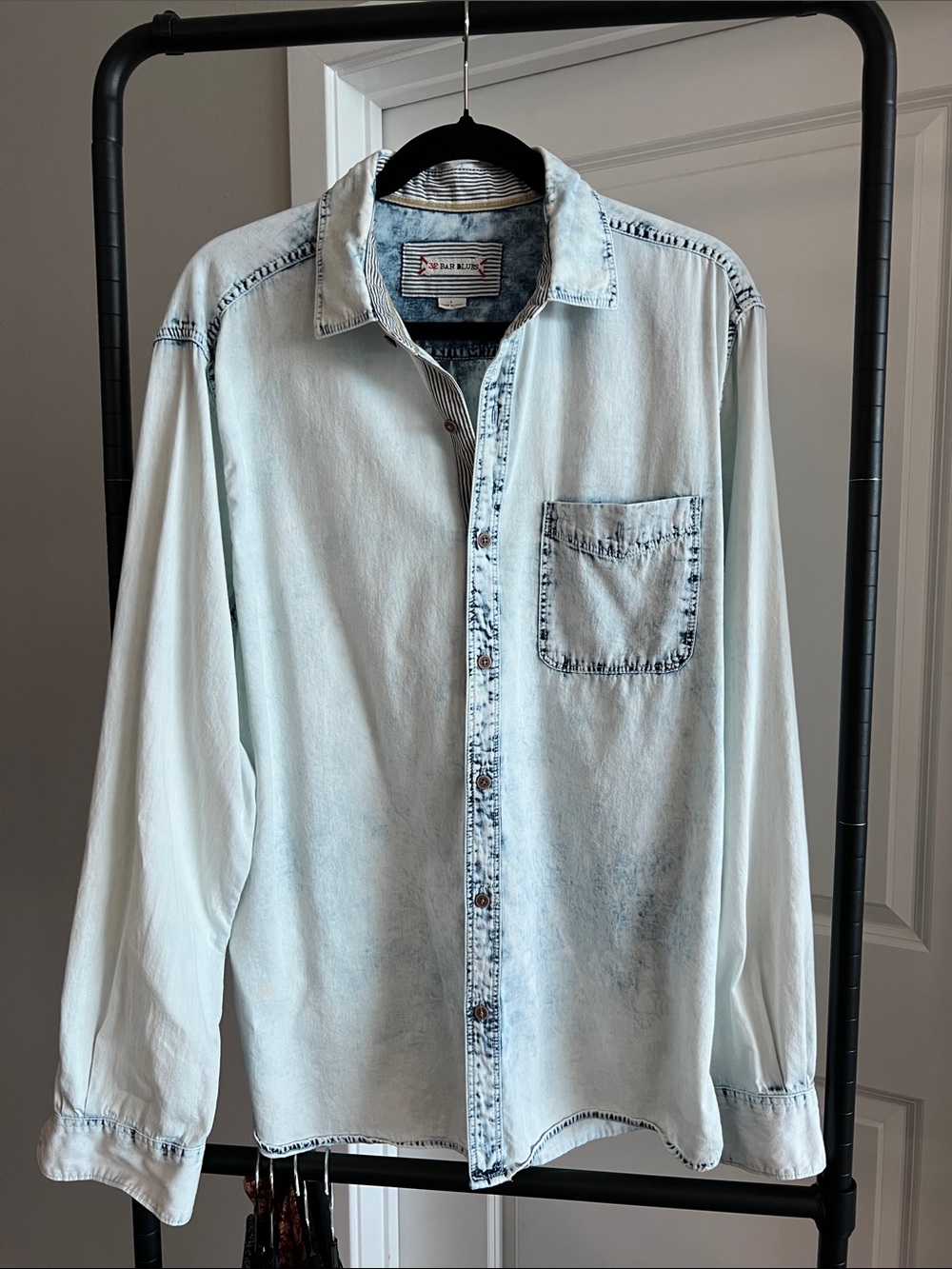 32 Bar Blues Acid Washed 100% Cotton Casual Button Down Shirt size Large